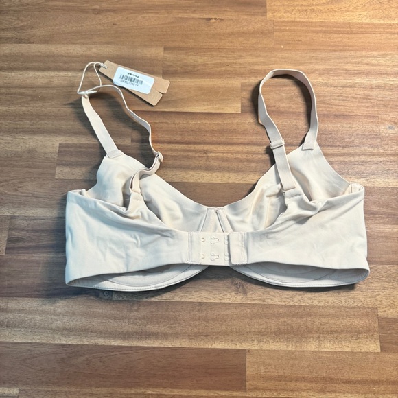 Skims 36DD Women's Cream Underwire Bra - Picture 3 of 5